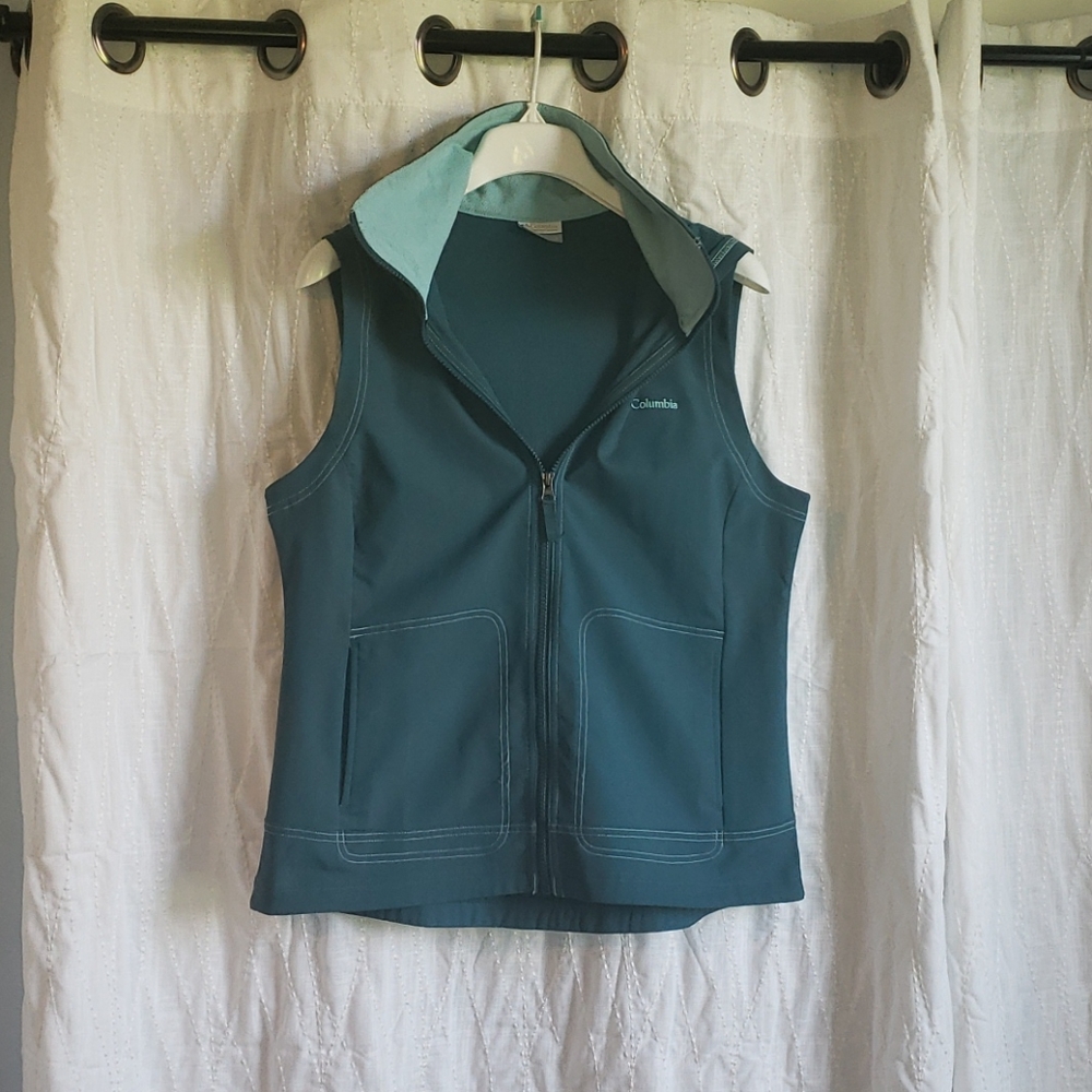 Columbia Hooded Vest